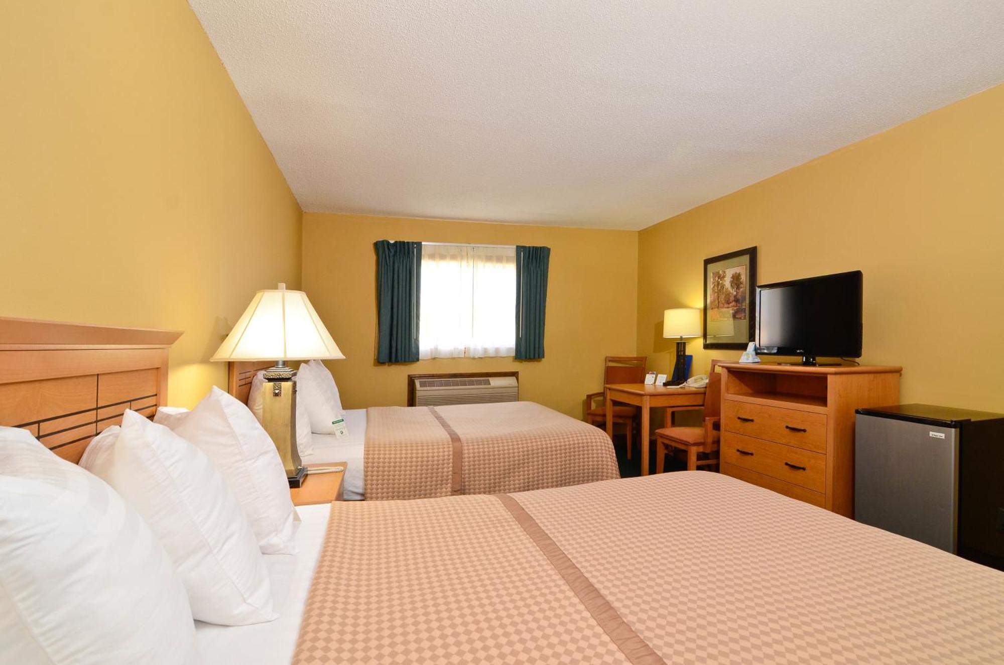 Americas Best Value Inn Iola Exterior photo