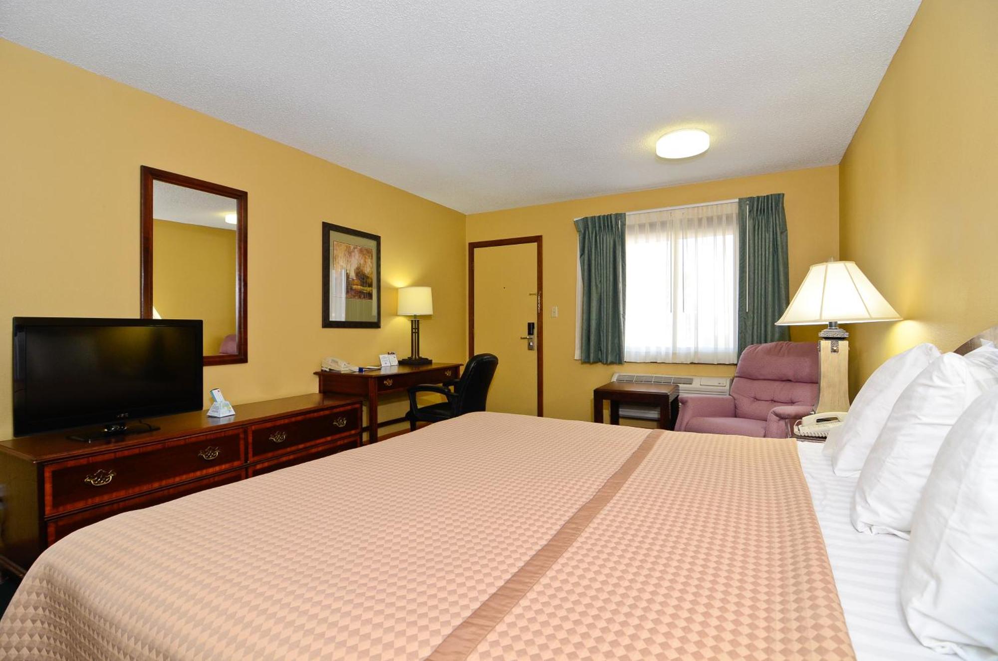 Americas Best Value Inn Iola Room photo