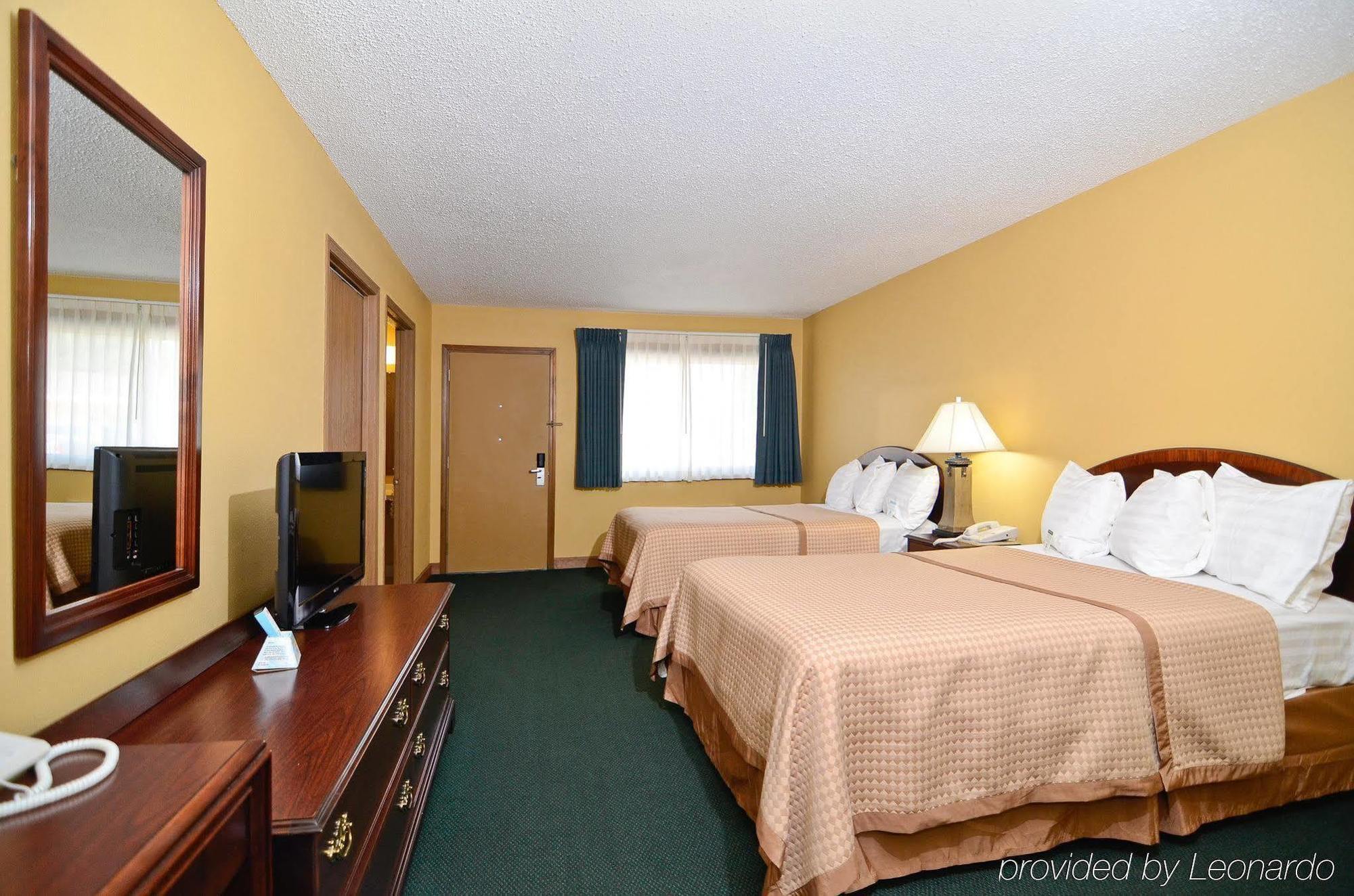 Americas Best Value Inn Iola Room photo